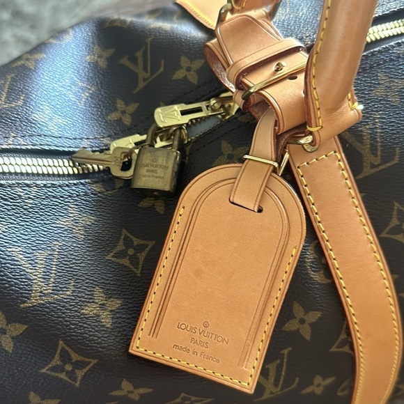 Louis Vuitton - Picture 2 of 7